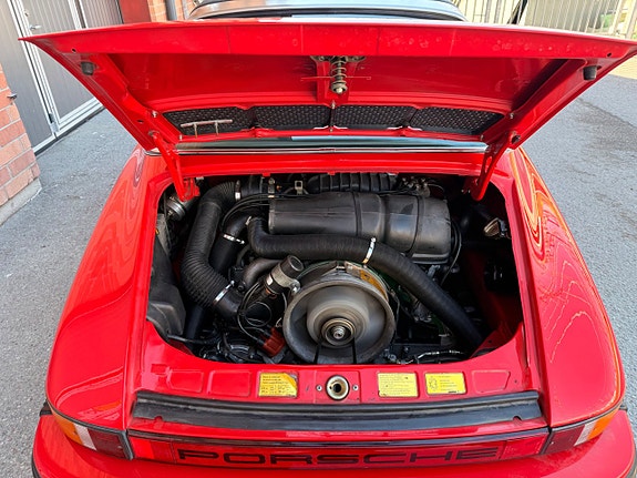 Porsche 911 Targa 22 of 22