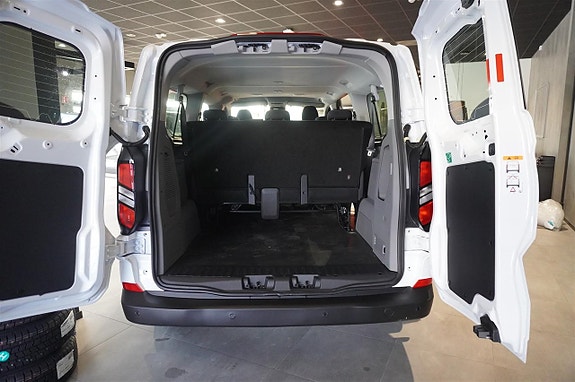 Ford Transit Custom 6 of 11