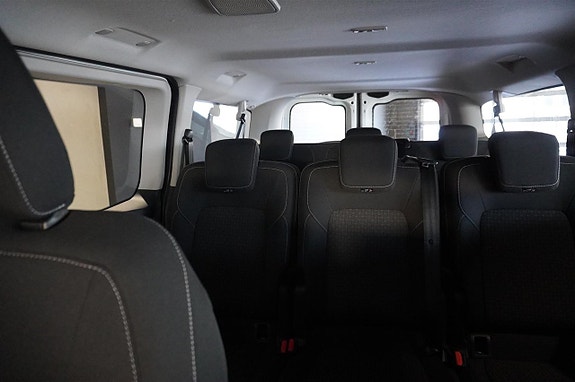 Ford Transit Custom 9 of 11