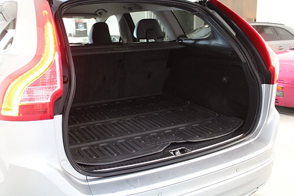 Volvo XC60 6 of 12