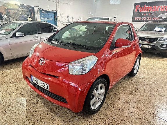 Toyota IQ 3 of 5