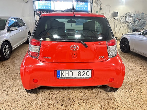 Toyota IQ 9 of 9