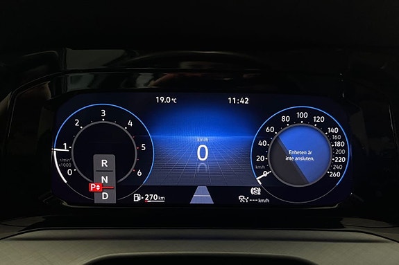 Volkswagen Golf VIII 12 of 18