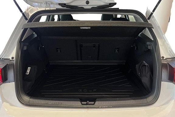Volkswagen Golf VIII 17 of 18