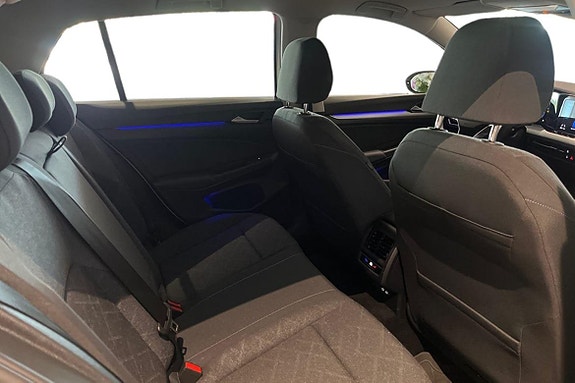 Volkswagen Golf VIII 16 of 18