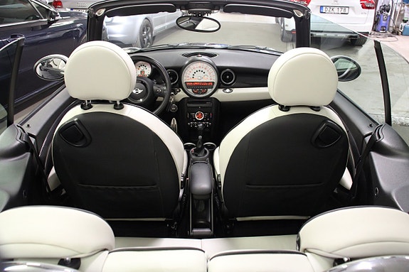 MINI Cooper S 17 of 28