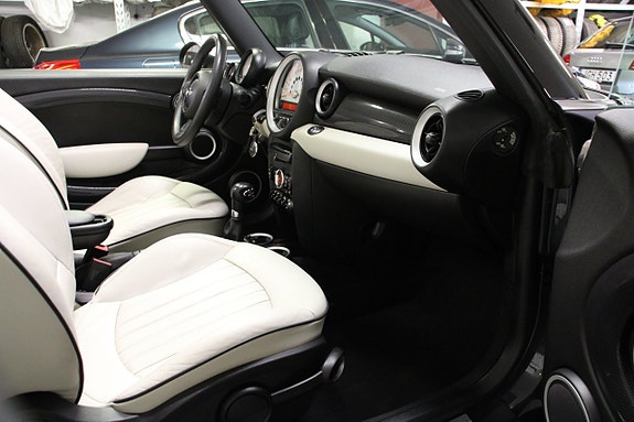 MINI Cooper S 20 of 28