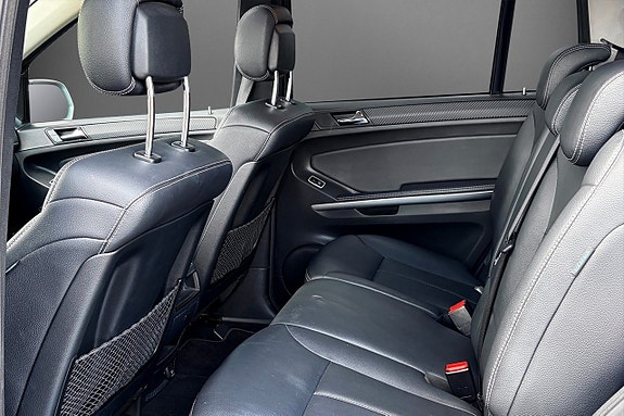 Mercedes-Benz GL450 18 of 21