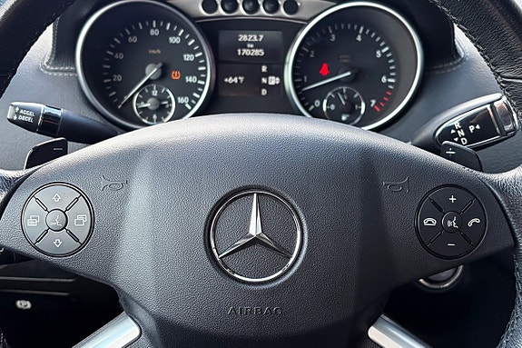 Mercedes-Benz GL450 10 of 21