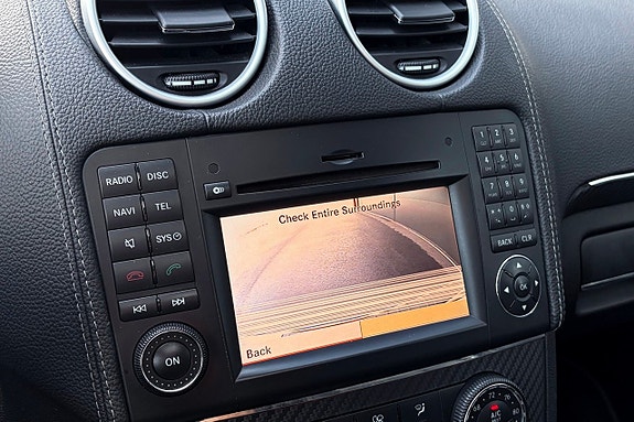 Mercedes-Benz GL450 12 of 21