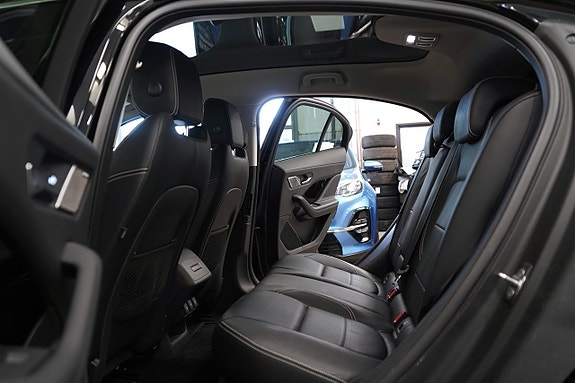 Jaguar I-PACE 11 of 26