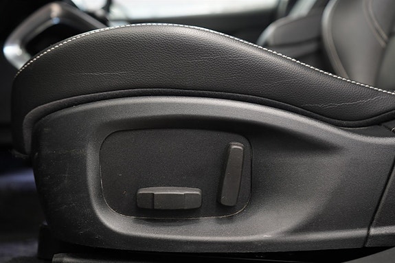 Jaguar I-PACE 13 of 26