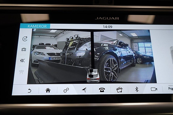 Jaguar I-PACE 20 of 26