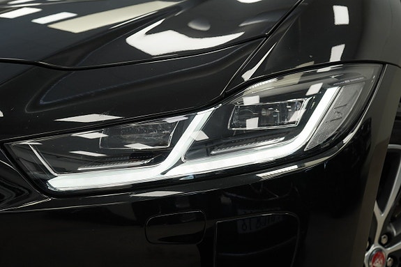 Jaguar I-PACE 10 of 26