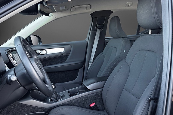Volvo XC40 8 of 20