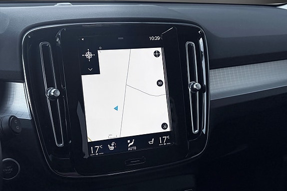 Volvo XC40 15 of 20