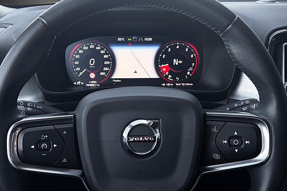 Volvo XC40 11 of 20