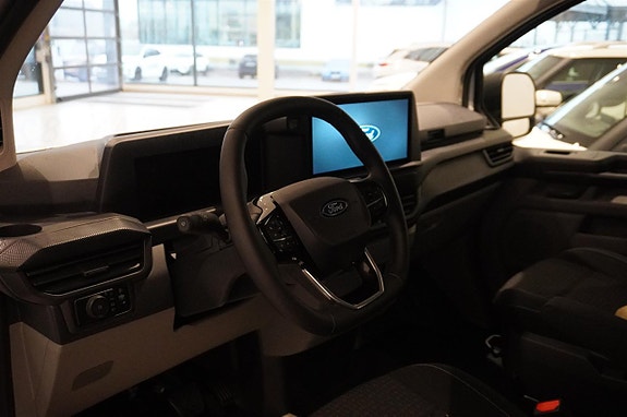 Ford Transit Custom 2 of 10