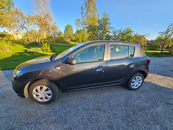 Dacia Sandero 2 of 5