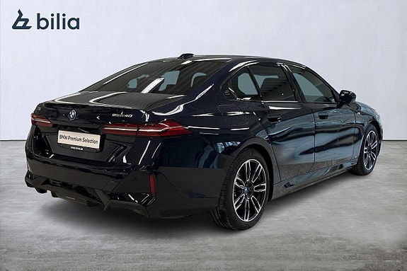 BMW i5 16 of 17