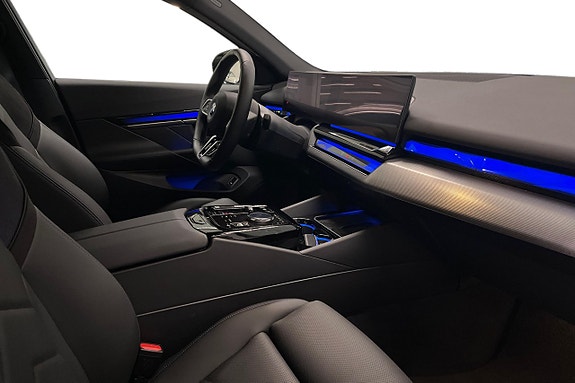 BMW i5 6 of 17