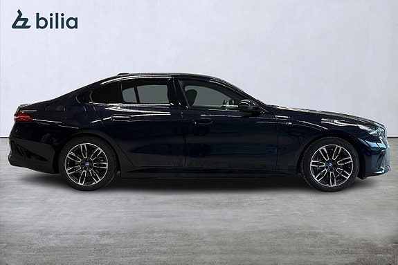 BMW i5 15 of 17