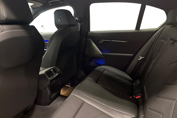 BMW i5 11 of 17