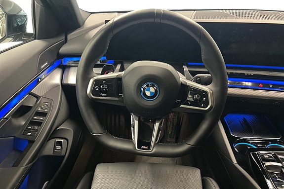 BMW i5 9 of 17