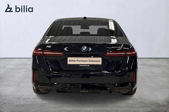 BMW i5 4 of 17