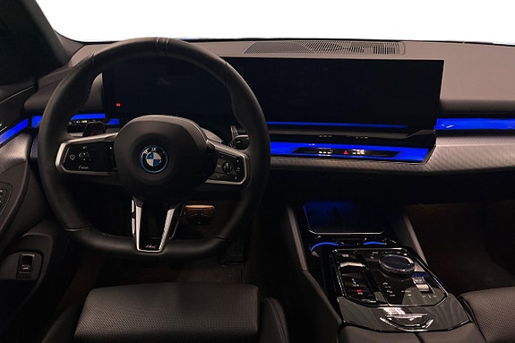 BMW i5 8 of 17