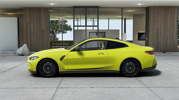 BMW M4 4 of 5