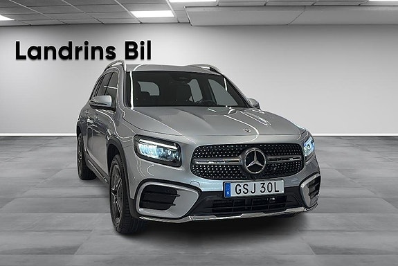 Mercedes-Benz GLB200 3 of 16