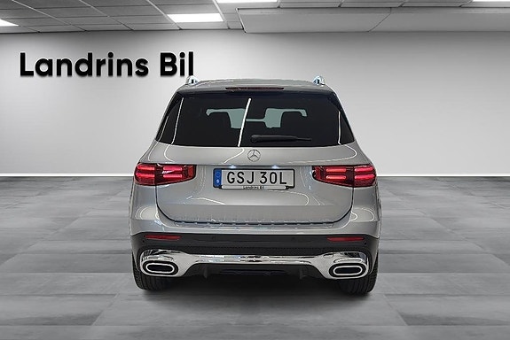 Mercedes-Benz GLB200 5 of 16