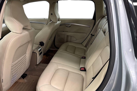 Volvo XC70 13 of 16
