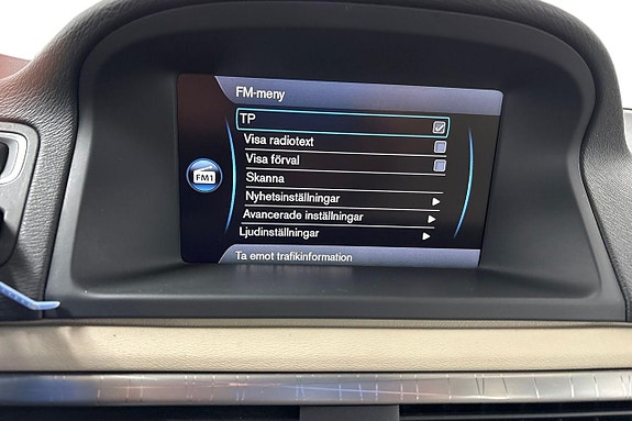 Volvo XC70 9 of 16