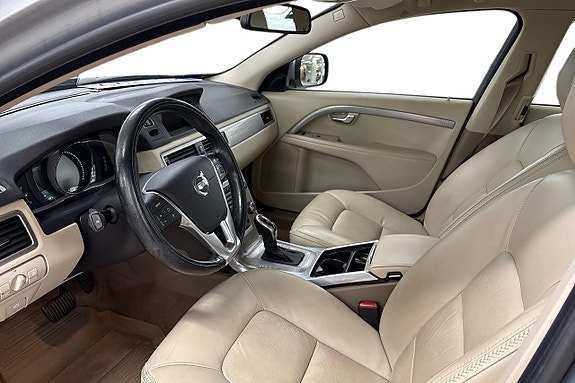 Volvo XC70 10 of 16