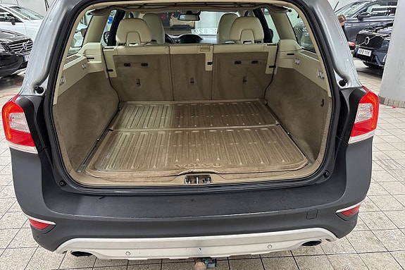Volvo XC70 14 of 16