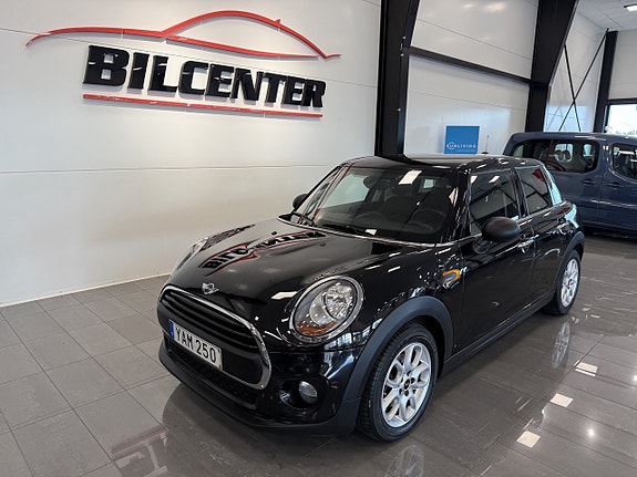 MINI One 2 of 5