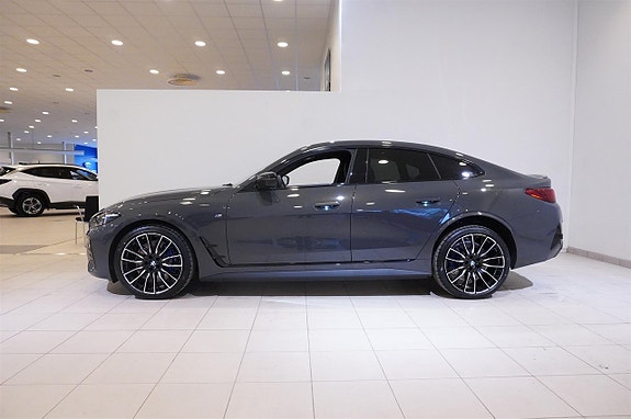 BMW i4 3 of 12