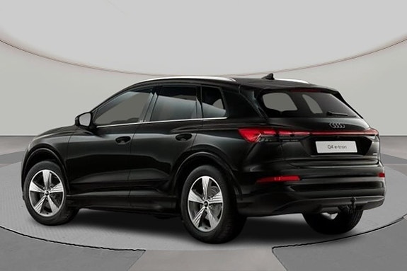 Audi Q4 e-tron 3 of 5