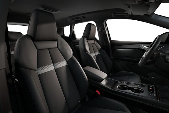 Audi Q4 e-tron 4 of 5