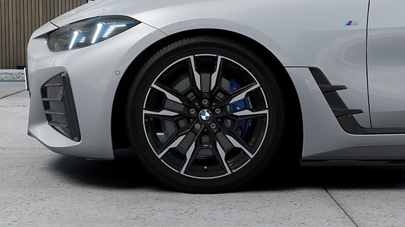 BMW i4 7 of 13