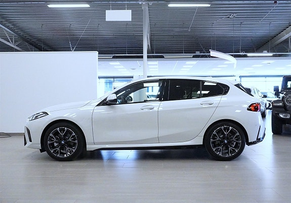 BMW 120 3 of 21