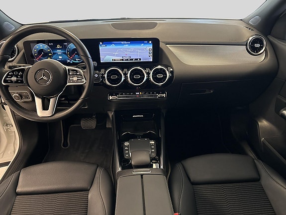 Mercedes-Benz GLA250 e 8 of 13
