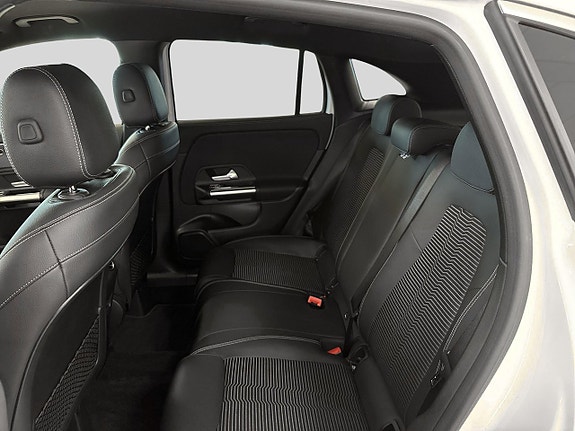 Mercedes-Benz GLA250 e 9 of 13