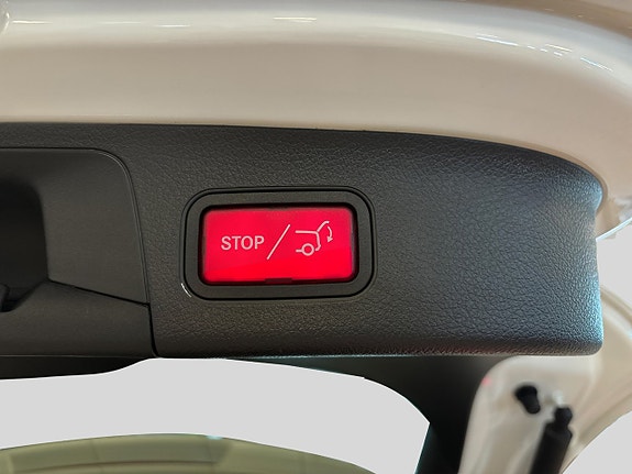 Mercedes-Benz GLA250 e 12 of 13