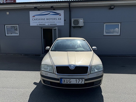 Skoda Octavia 2 of 5