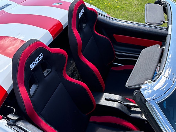 Chevrolet Corvette 15 of 22