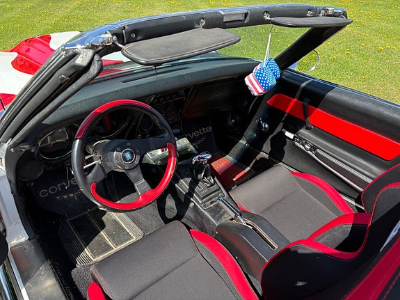 Chevrolet Corvette 14 of 22