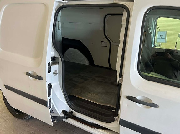 Renault Kangoo Express 12 of 15